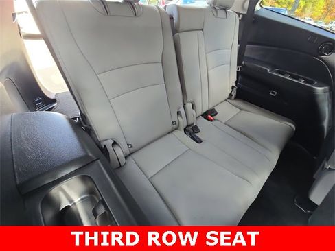 Used 2019 Honda Pilot Touring image 13