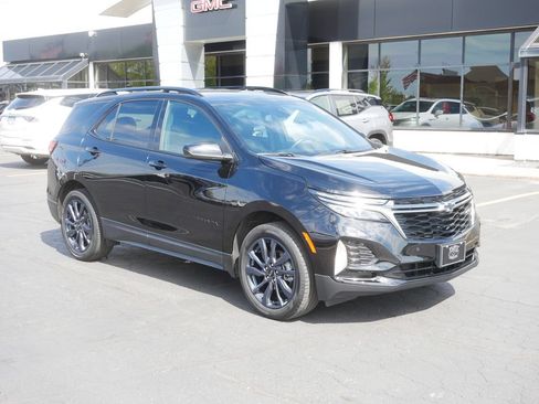 Used 2022 Chevrolet Equinox RS AWD/4WD image 2