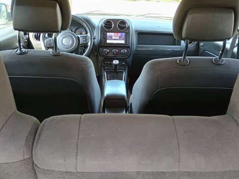 Used 2016 Jeep Patriot Latitude FWD image 21