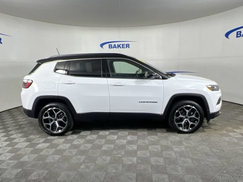 Used 2025 Jeep Compass Limited w/ Sun & Sound Group AWD/4WD image 10