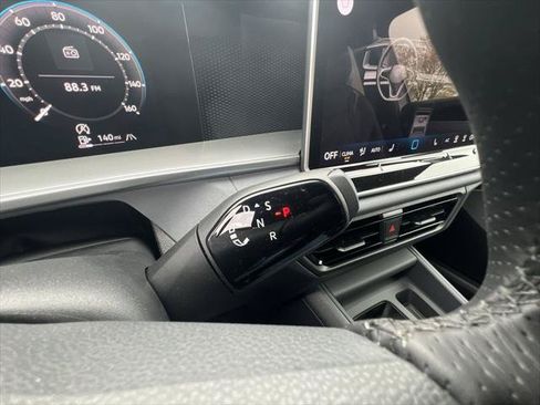 New 2026 Volkswagen Tiguan SE R-Line AWD/4WD image 19