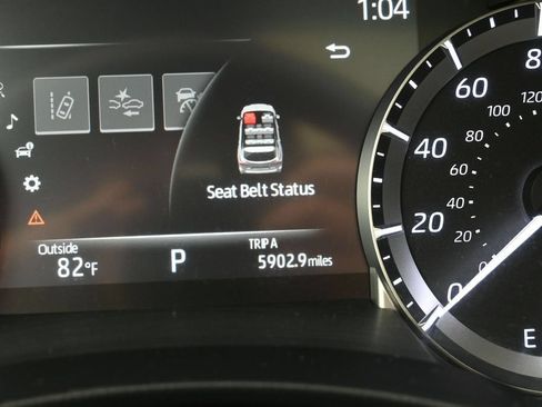 Used 2023 Toyota Highlander XLE AWD/4WD image 34