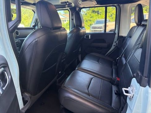 Used 2023 Jeep Wrangler Unlimited Sahara AWD/4WD image 18