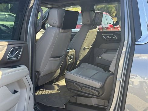 Used 2021 GMC Yukon XL SLT w/ SLT Premium Package image 29