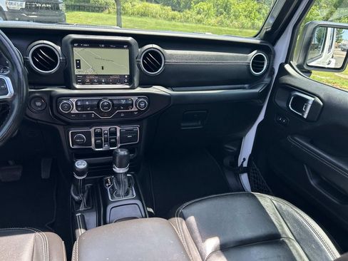 Used 2023 Jeep Wrangler Unlimited Sahara w/ Cold Weather Group AWD/4WD image 21