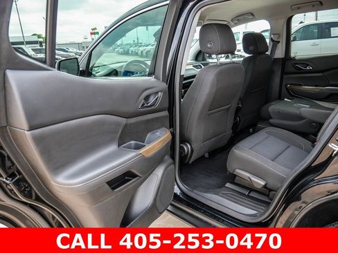 Used 2023 GMC Acadia SLE FWD image 22