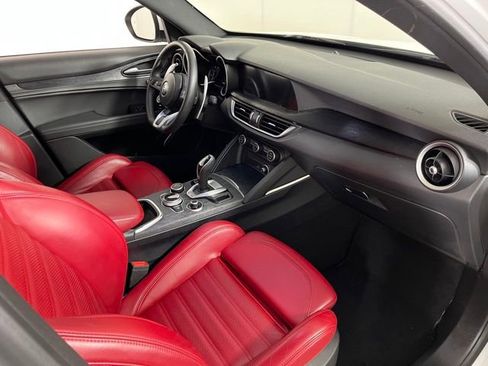 Used 2023 Alfa Romeo Stelvio Sprint image 48