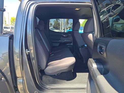 Used 2019 Toyota Tacoma TRD Off-Road w/ Technology Package AWD/4WD image 12