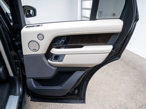 Used 2019 Land Rover Range Rover HSE AWD/4WD image 25