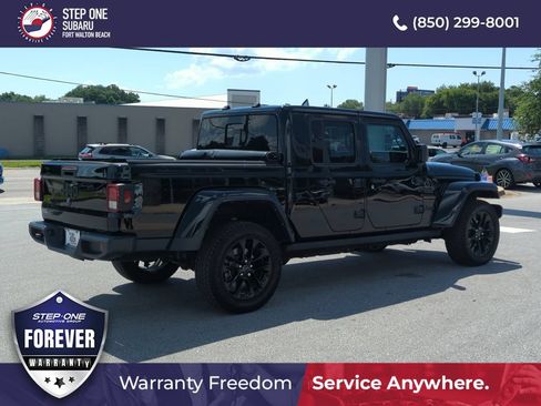 Used 2025 Jeep Gladiator Sport AWD/4WD image 7