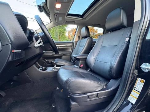 Used 2016 Mitsubishi Outlander GT AWD/4WD image 16