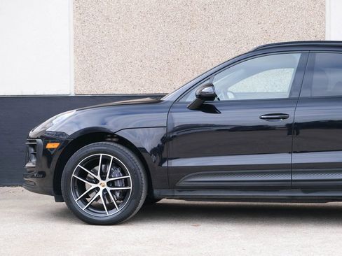 Used 2022 Porsche Macan w/ Premium Package Plus AWD/4WD image 7