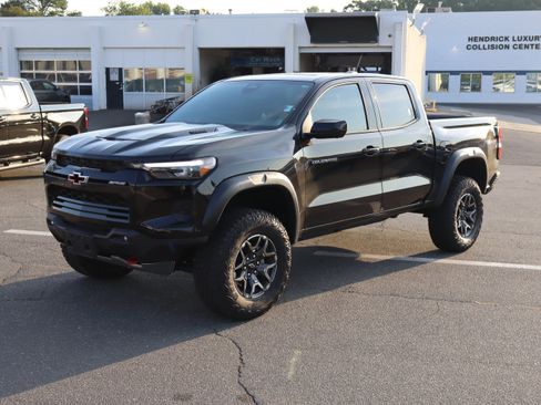 Used 2026 Chevrolet Colorado ZR2 w/ Technology Package AWD/4WD image 5