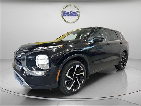 Used 2022 Mitsubishi Outlander SE FWD image 1
