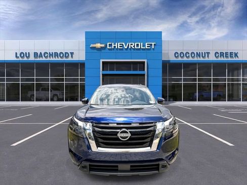 Used 2025 Nissan Pathfinder SV FWD image 3