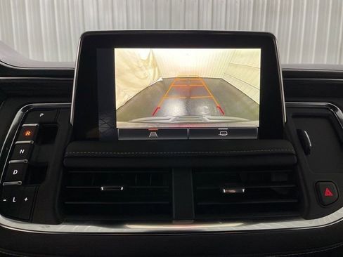 Used 2024 GMC Yukon XL SLT image 15