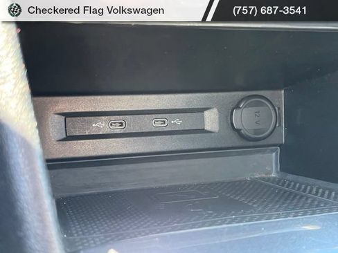 Used 2022 Volkswagen Tiguan SE FWD image 42