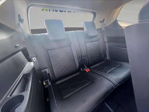 Used 2024 Volkswagen Atlas SE AWD/4WD image 30