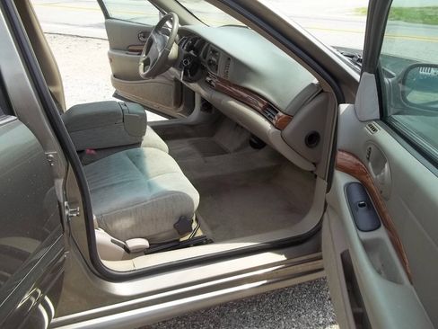 Used 2002 Buick Le Sabre Custom FWD image 12