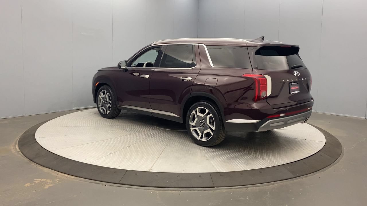 Used 2024 Hyundai Palisade Limited AWD/4WD image 3