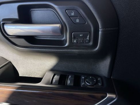 Used 2020 GMC Sierra 1500 SLT w/ X31 Off-Road Package image 23