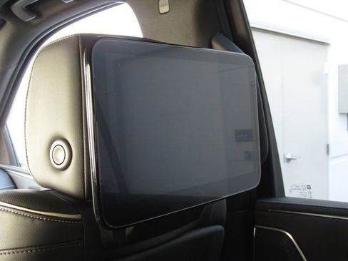 Used 2021 Cadillac Escalade ESV Premium Luxury w/ LPO, Radiant Package AWD/4WD image 35