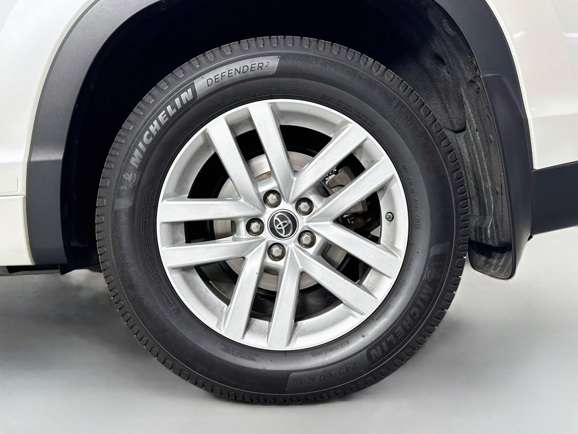 Used 2016 Toyota Highlander LE AWD/4WD image 30