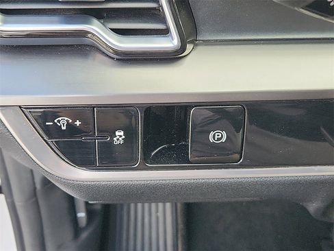 Used 2023 Kia Sportage EX image 24