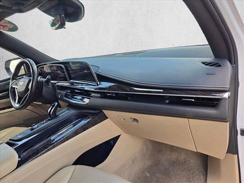 Used 2023 Cadillac Escalade Premium Luxury w/ Performance Package AWD/4WD image 24