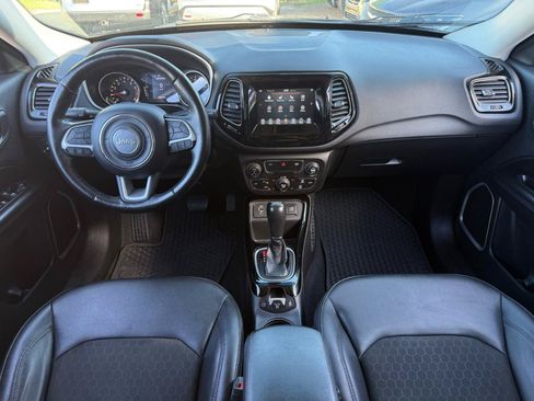 Used 2020 Jeep Compass Latitude FWD image 32