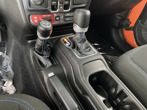 Used 2023 Jeep Wrangler Unlimited Rubicon 4xe AWD/4WD image 30