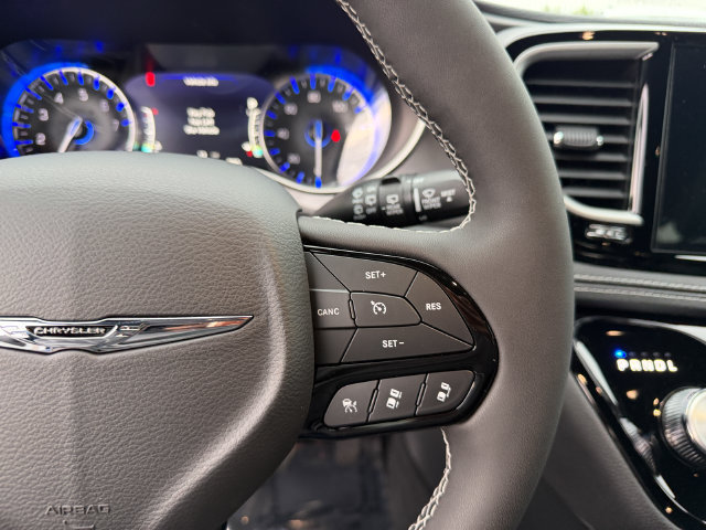 New 2026 Chrysler Pacifica Select AWD/4WD image 16