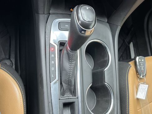 Used 2020 Chevrolet Equinox Premier image 23