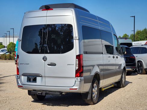 Used 2025 Mercedes-Benz Sprinter 2500 image 6