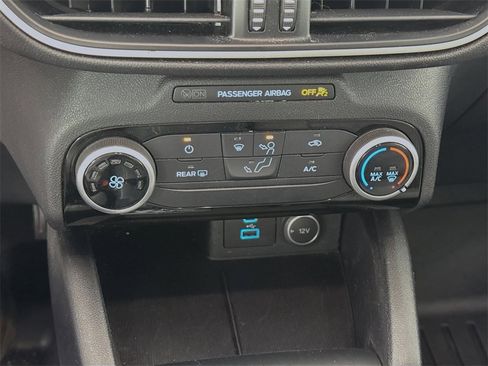 Used 2021 Ford Escape SE image 16