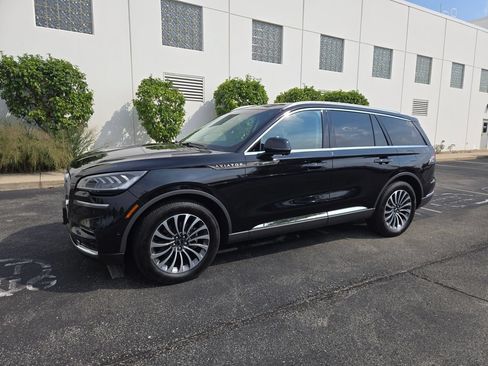 Used 2024 Lincoln Aviator Reserve AWD/4WD image 2