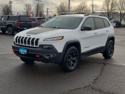 Used 2016 Jeep Cherokee Trailhawk w/ Comfort/Convenience Group image 1