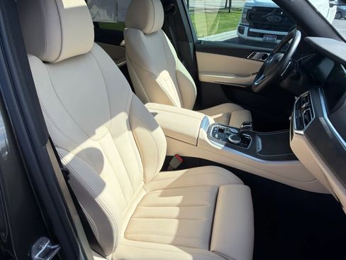Used 2022 BMW X5 xDrive45e w/ Premium Package image 12