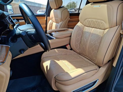 Used 2022 Jeep Grand Wagoneer Series III AWD/4WD image 15