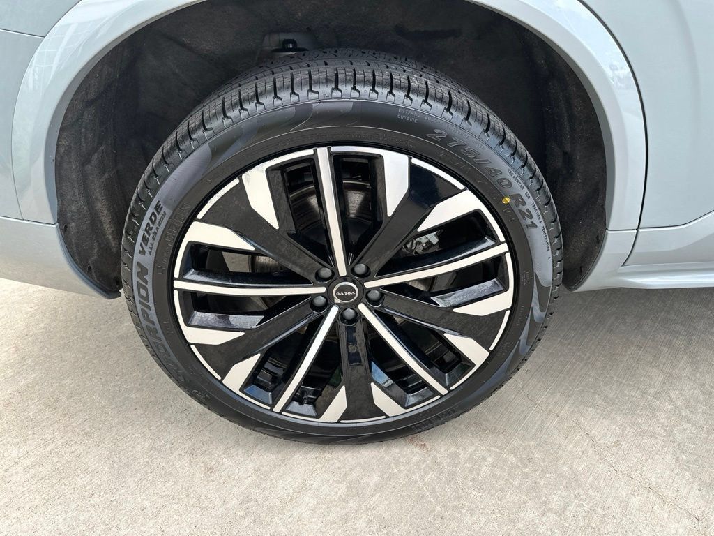 Certified 2026 Volvo XC90 B6 Plus AWD/4WD image 14