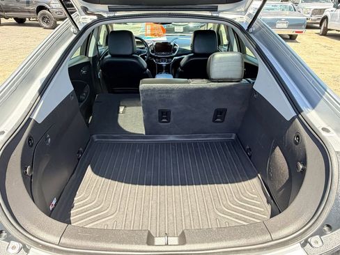 Used 2016 Chevrolet Volt Premier w/ Driver Confidence Package FWD image 21