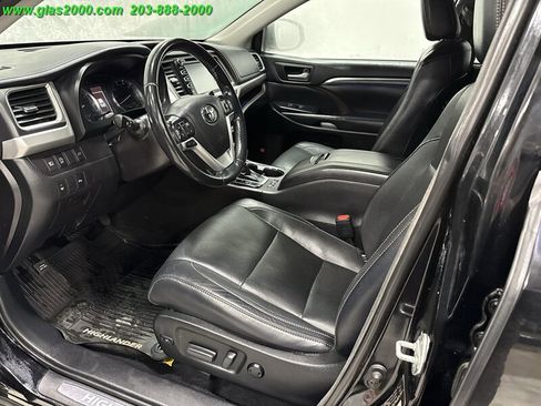 Used 2018 Toyota Highlander Limited image 3
