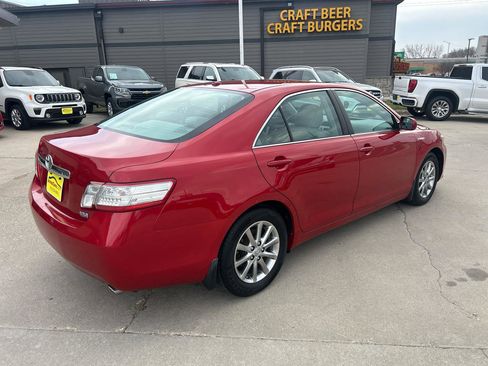 Used 2011 Toyota Camry Hybrid image 3