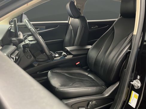 Used 2023 Lincoln Nautilus AWD w/ Premium Package image 10