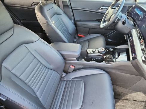 Certified 2025 Kia Sportage SX Prestige AWD/4WD image 12