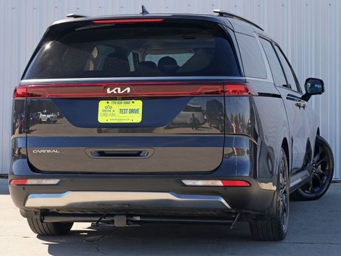 Used 2024 Kia Carnival SX Prestige image 5