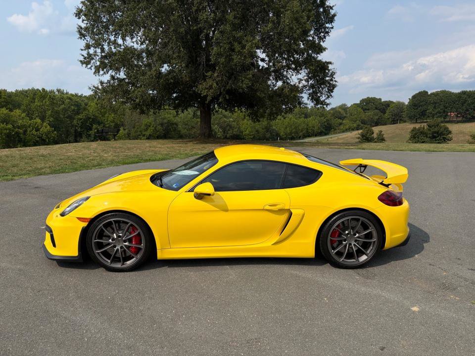 Used 2016 Porsche Cayman GT4 RWD image 2