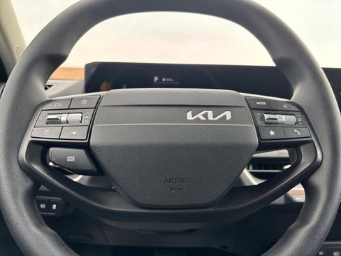 Used 2025 Kia K4 FWD image 25