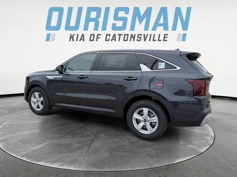 Certified 2026 Kia Sorento LX FWD image 4