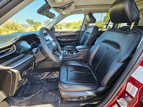 Used 2023 Jeep Grand Cherokee 4WD 4xe image 17
